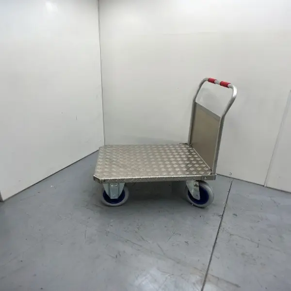 Plataforma aluminio 1.000 x 705. Ruedas impinchables2_N9766.webp